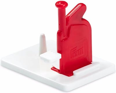 PRYM, DRAADDOORSTEKER VOOR NAAINAALDEN, PER STUK.