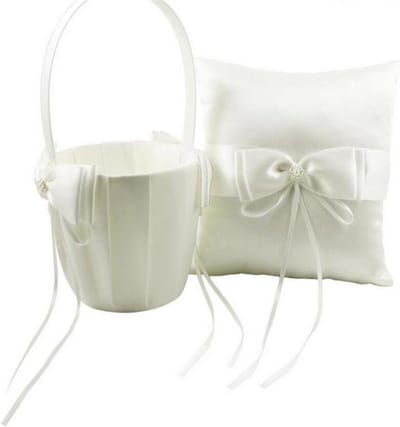 Bruiloft Ringkussen en Mand - Bruidsmandje Set - Bruiloft Decoratie - Met Satijnen Strikken - 20x20 cm - Ivoor