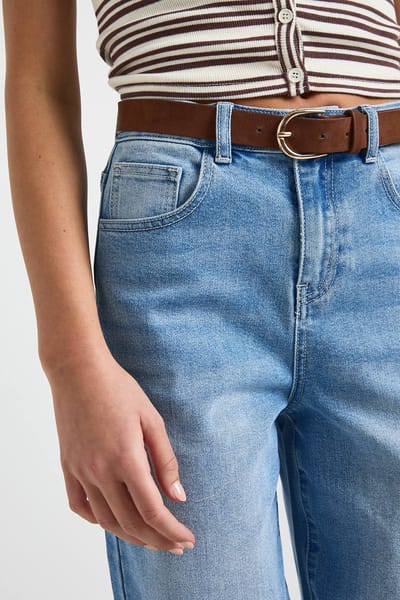 boohoo Dames Nepsuede Wijde Pijpen Jeans met Riem | Vintage Bleach | Maat: 34