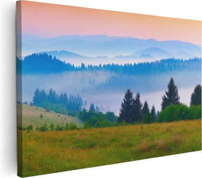 Artaza Canvas Schilderij Mistig Bos - 30x20 cm - Klein - Wanddecoratie Bergen - Muurdecoratie Natuur - Kamer Accessoires Landschap