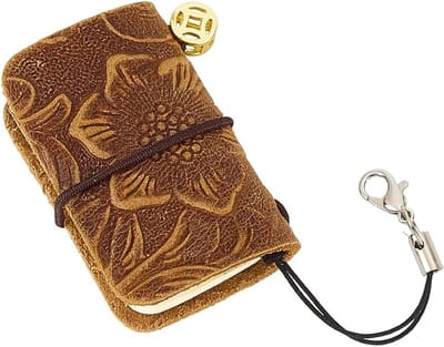Handgemaakt Gegraveerd Echt Leren Mini Notitieboekje voor Reizen, Persoonlijk en Herbruikbaar Pocket Dagboek met Leren Kaft en Strap