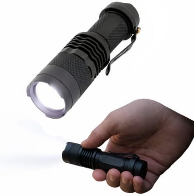 Tactische Zaklamp I Min Zaklamp I Led Zaklamp I Ultrasterke CREE-XPE Q5 Diode I ZOOM Functie I Tot 300m I 700 LM I Waterproof