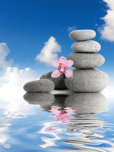 Fotobehang Zen Water Stones Orchid Sky | XXL - 206cm x 275cm | 130g/m2 Vlies