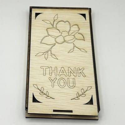 Handgemaakt houten doosje “Thank you” – perfect voor geldcadeaus of giftcards. Een stijlvol en duurzaam alternatief voor enveloppen.