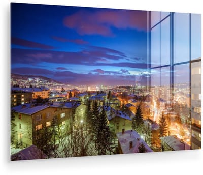 ® Glasschilderij 180x120 cm - Schilderij acrylglas - Donkerblauwe lucht boven skyline Sarajevo in Bosnië en Herzegovina - Foto op glas - Muurdecoratie woonkamer - Wanddecoratie slaapkamer - Schilderijen