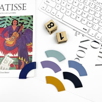 Boekenleggers, gepersonaliseerde leren hoek bladwijzers, schattige boekenleggers, handgemaakte boekenleggers voor boekenliefhebbers, boekenaccessoire, zwart hart