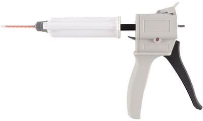 Set van 50 ml epoxy lijm met 10:1 mengverhouding, inclusief dispenser voor precisie en gebruiksgemak bij het aanbrengen van lijm.