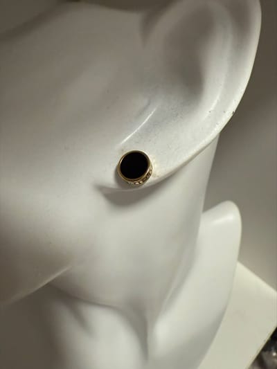 Goudkleurige oorbellen || Make up | Parfum | Moederdag | Verjaardagscadeau| Cadeautje| Valentijnsdag| Kado | sieraden | vaderdag | oorbellen | oorsieraden