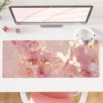 QIYI Grote muismat, schattige roze bureaumat voor desktop, vrouwen meisjes PU leer waterdicht gaming, roségoud marmeren computer pc laptop beschermer schrijfblokken voor school kantoor thuis 31,5 x