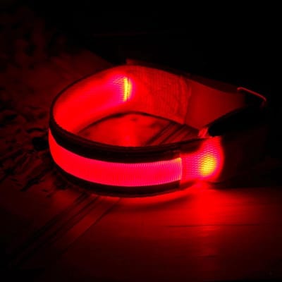 *** LED Sportarmband - Hardloop- Fiets- en Wandelmaatje - Reflecterend en Lichtgevend - 1 stuk - Rood veilig op weg - van Heble® ***