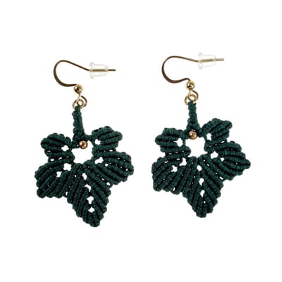 Groene Micro Macramé Blad Oorbellen, Haakoorbellen, Verguld RVS, Dames - Handgemaakt door esde2