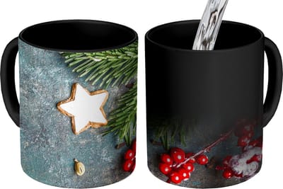 Magische Mok - Foto op Warmte Mokken - Koffiemok - Kerst - Rustiek - Takken - Steranijs - Bes - Rood - Magic Mok - Beker - 350 ML - Theemok