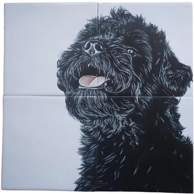 MadDeco Nederlands fabrikaat Bouvier des Flandres pup op plateau van 4 tegels Friese Witjes 13 x 13 cm per tegel