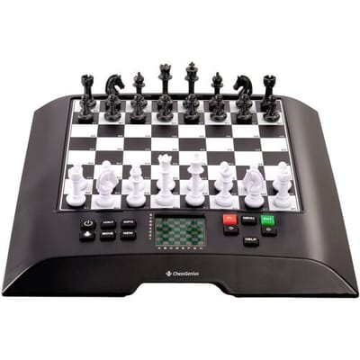 MILLENNIUM ChessGenius - Schaakcomputer met speelniveaus van beginner tot toernooispeler. Met wereldberoemde software van Richard Lang. Een van de sterkst spelende schaakcomputers met > 2000 ELO.
