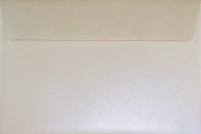 Metallic (parelmoer) ecru enveloppen A6 - 114 x 162 mm - 25 stuks - HK zelfklevend met plakstrip - 110 gram - Sirio Pearl - Netuno