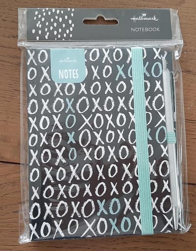 Hallmark Notebook with pencil - XO XO - notitieboek met pen - bullet journal small 15 x 11 cm - handlettering