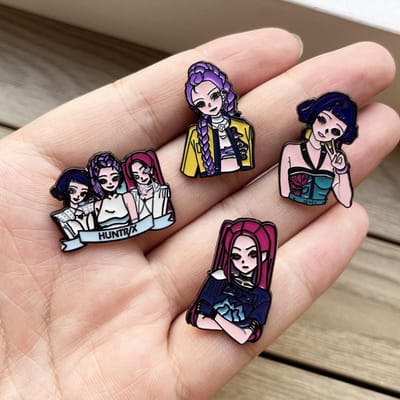 4 stuks Emaille Broche Badge HUNTR/X Legering Rugzak Accessoire Rumi Mira Zoey Sieraden Cadeau voor Kinderen black