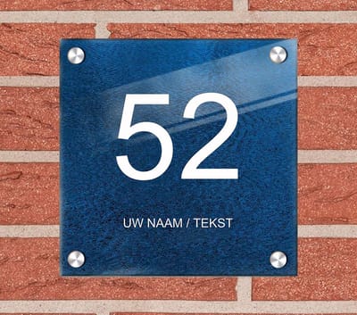 Naambordje voordeur plexiglas 25x25x0,5 cm model 1120 - Huisnummerbordje, naambordjes, naambordje huis, naamplaatjes, huisnummer bord, huisnummer bordje, originele naambordjes voordeur, huisnummerbord met naam, originele huisnummer bord