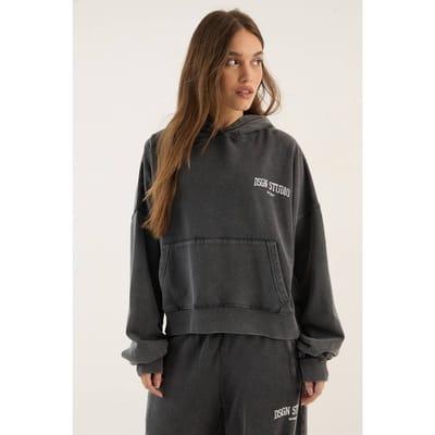 Dames Dsgn Studio Collegiate Bedrukte Boxy Hoodie | Houtskool | Maat: XS