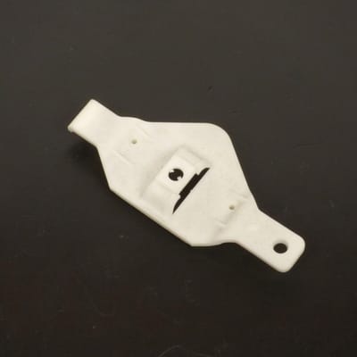 Plastique divers origine pour Scooter Peugeot 125 Elystar 1173844600 / Plaque batterie Neuf