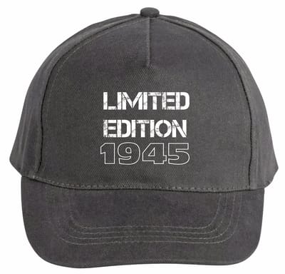 Mijncadeautje - 5 panel - Cap - Verstelbaar - Pet van 100% dik geborsteld katoen- unisex - opdruk wit - Limited Edition - 1945 - chique grijs