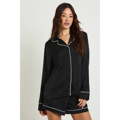 boohoo Dames Tall Satijnen Pyjama Set met Paspeldetail Lange Mouwen Shirt & Shorts | Black | Maat: 16