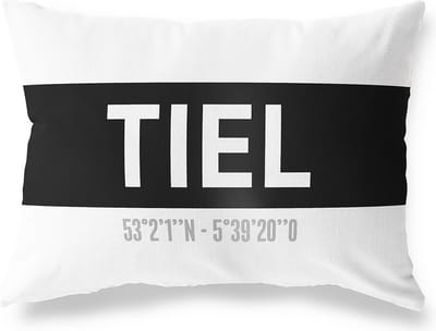 Tuinkussen TIEL - GELDERLAND met coördinaten - Buitenkussen - Bootkussen - Weerbestendig - Jouw Plaats - Studio216 - Modern - Zwart-Wit - 50x30cm