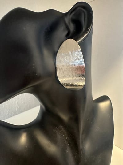 Metalen structuur oorbellen | Make up | Parfum | Moederdag | Verjaardagscadeau| Cadeautje| Valentijnsdag| Kado | sieraden | vaderdag | oorbellen | oorsieraden
