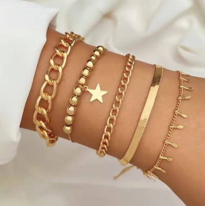 Leerella Verrijk Dames armband betoverende 5-delige goudkleurige dames armbandenset - Een tijdloos symbool van elegantie en veelzijdigheid Verjaardag Moederdag