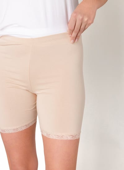BASE LEVEL Keilani Short - Nude - maat 36
