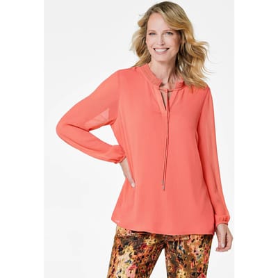 Chiffon blouse met vrouwelijke halslijn - koraalrood - Gr. 40 van Goldner Fashion
