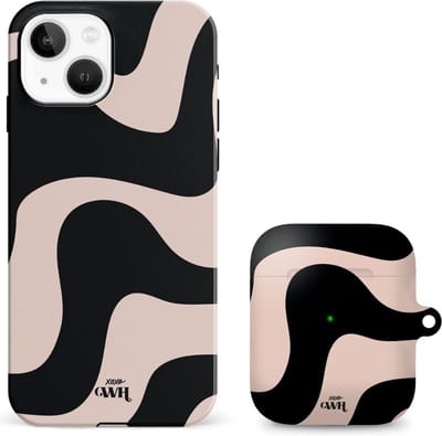 xoxo Wildhearts telefoonhoesje geschikt voor iPhone 13 met AirPods 1 en 2 hoesje - set - Ride With Me - Double Layer - Telefoonhoesje met dubbele beschermlaag - Golvend patroon case - Zwart en beige