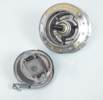 voorvelg naaf 28 spaken as Ø12mm voor peugeot 103 sp bromfiets type leleu