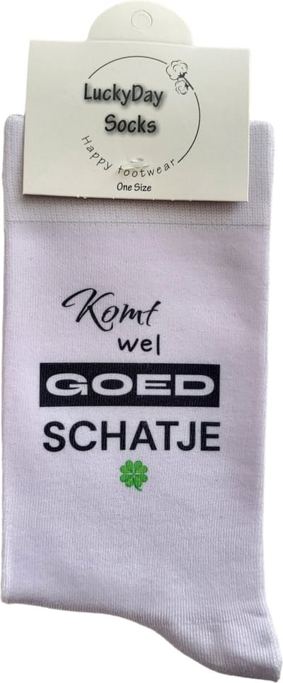 Komt wel goed Schatje - Love - Hou van je - Verjaardag - Succes - Valentijns cadeau - Sokken met tekst - Witte sokken - Cadeau voor vrouw en man - Kado - Sokken - Verjaardags cadeau voor hem en haar - Verliefd - Vaderdag - Moederdag - LuckyDay Socks