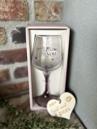 Creaties van Hier - Cadeau pakket Wijnglas met de tekst I love you met houten hartje - 21 x 8,2 cm - Glas