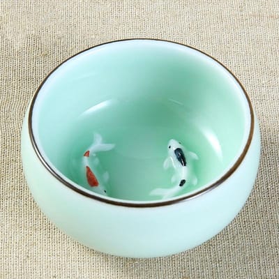 Premium Levendig Groen Blauw 45ml80ml Handgeschilderd Keramisch Reliëf Dubbele Karper Theekop Longquan Celadon 3 Voetjes Vis Luohan Vintage Persoonlijke Bekers groen
