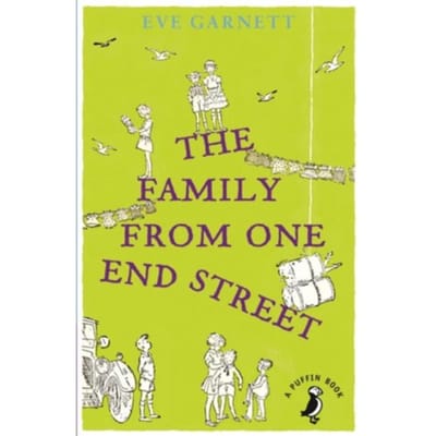 The Family From One End Street - A Puffin Book - Eve Garnett