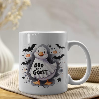 Creasowl® Spooky Goose Mok – “Boo, I’m a Goost” - Witte Keramische Koffiemok 330ml - Grappige Halloween Mok - Cadeau voor Dierenliefhebbers & Halloween Fans