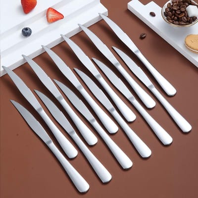 Dailygoods- Steakmes Set van 8 - Gekartelde Messen - Roestvrij Staal - Vaatwasmachinebestendig - Stevig Handvat - Scherpe Messen - Biefmessenset