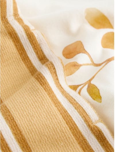 Next - Jongens - Set van T-shirt met korte mouwen en rugprint en short - Geel