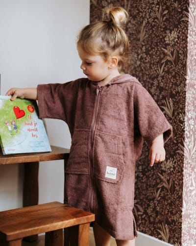 Bobbé Kinderbadjas met Rits | Donkerroze | Maat 5-6 jaar | Zacht | Duurzaam | Biologisch Badstof
