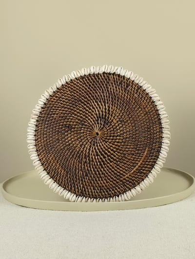 Blitzdeco - Placemat Rond - Logan - Handgemaakt Rotan met Schelpen - Beige Bruin