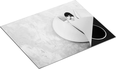 Chefcare Inductie Beschermer Bestek met een Bord op Witte Marmer - Zwart Wit - 65x50 cm - Afdekplaat Inductie - Kookplaat Beschermer - Inductie Mat