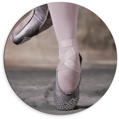 Dibond Wandcirkel - Ballerina op Spitzen - 60x60cm Foto op Aluminium Wandcirkel (met ophangsysteem)