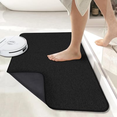 Badmat, ultradunne badkamermat, rubberen badmat voor de badkamer, antislip, sneldrogend, wasbaar in de wasmachine, laagpolig, absorberend; voor buiten de douche, bij de wastafel en als woonaccessoire. Zwart (16 x 24 inch)