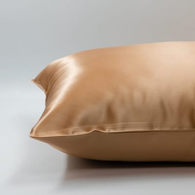 2x Zijden Kussensloop 50x60cm Goud Hotelsluiting 22 Momme - Kussensloop set - Luxe Silk Kussensloop 100% moerbei zijde - Zijde kussensloop - Silk Heaven - 50x60cm / Hotelsluiting