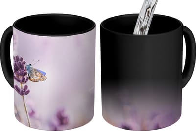 Magische Mok - Foto op Warmte Mokken - Koffiemok - Lavendel - Vlinder - Close-up - Paars - Magic Mok - Beker - 350 ML - Theemok