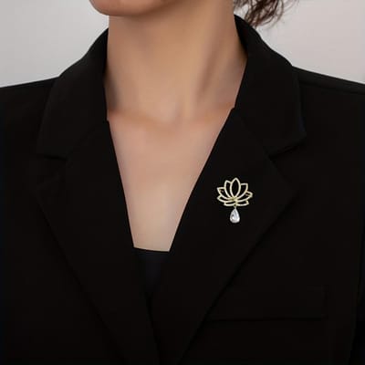Broche Lotus Style Rétro, Broche Boucle Anti-Éblouissement pour Femmes, Broche Fleur de Poitrine Haut de Gamme Niche Haut de Gamme, Accessoires Mignons de Dessin Animé Adaptés brown