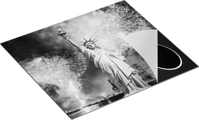 Chefcare Inductie Beschermer Vrijheidsbeeld in New York met Vuurwerk - Zwart Wit - 60x50 cm - Afdekplaat Inductie - Kookplaat Beschermer - Inductie Mat