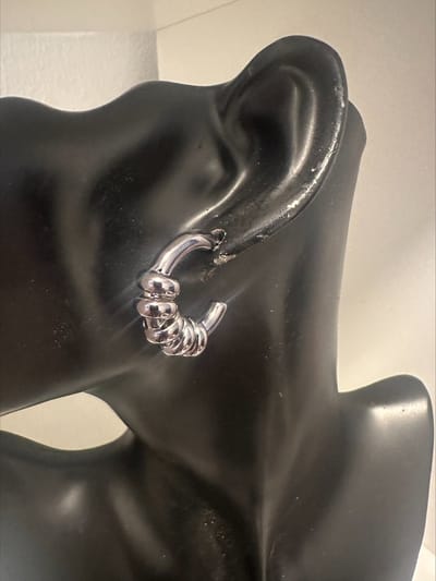 Textuuroorbellen donkergrijs | Make up | Parfum | Moederdag | Verjaardagscadeau| Cadeautje| Valentijnsdag| Kado | sieraden | vaderdag | oorbellen | oorsieraden